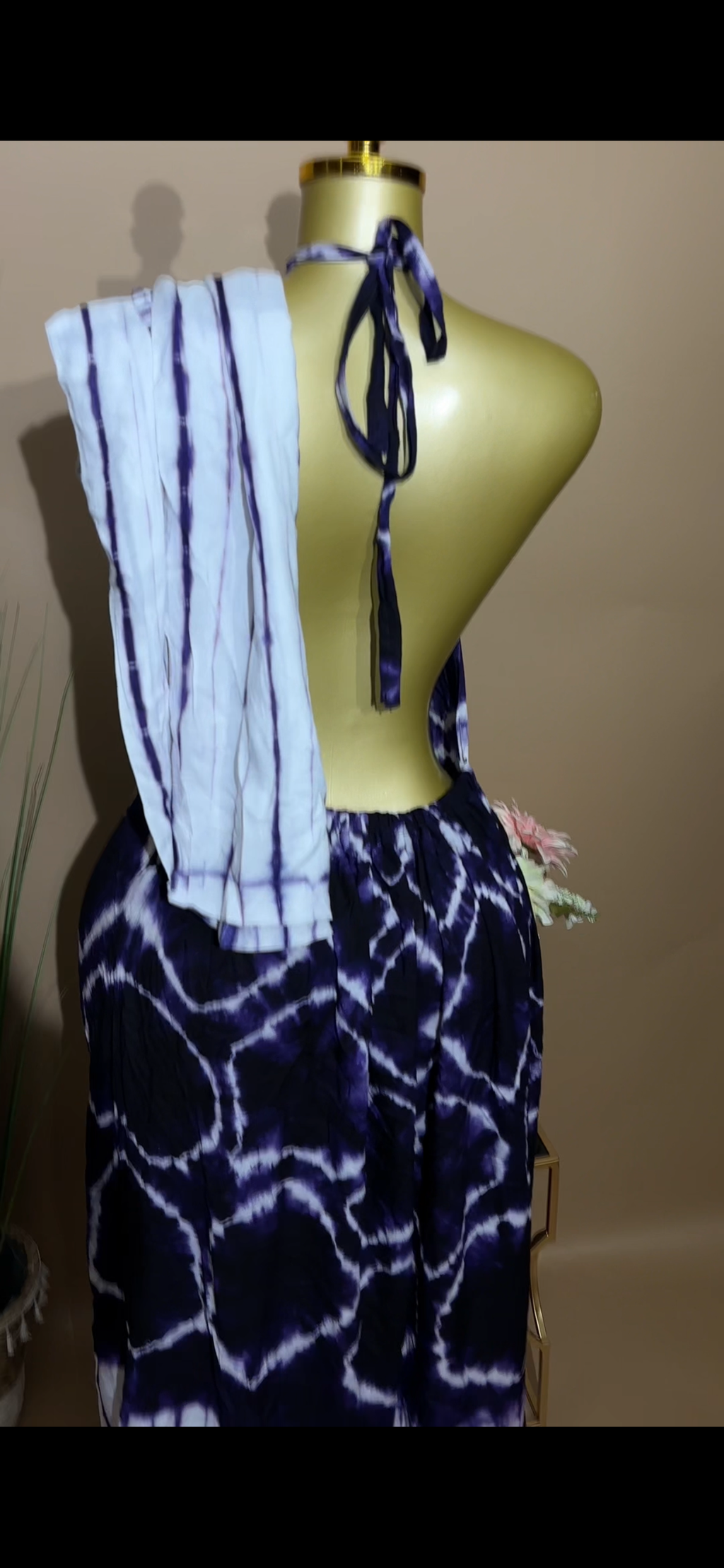 Backless Dera