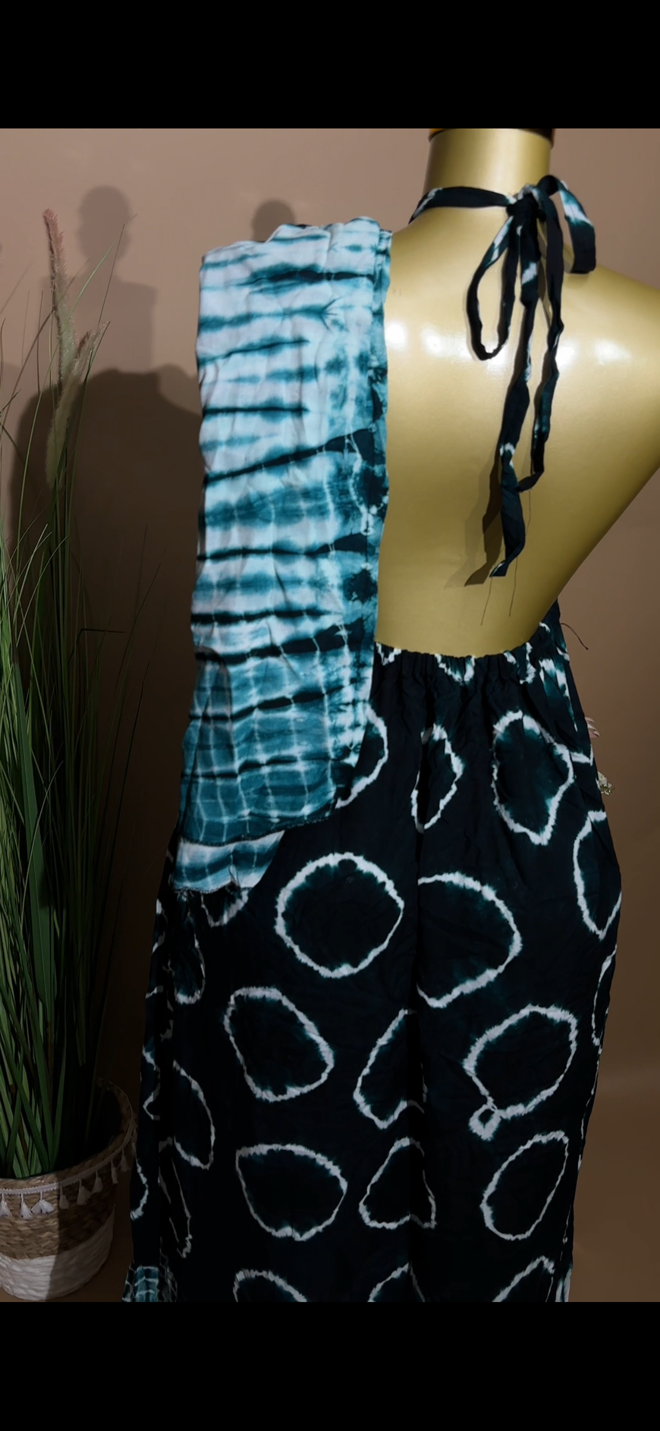 Backless Dera